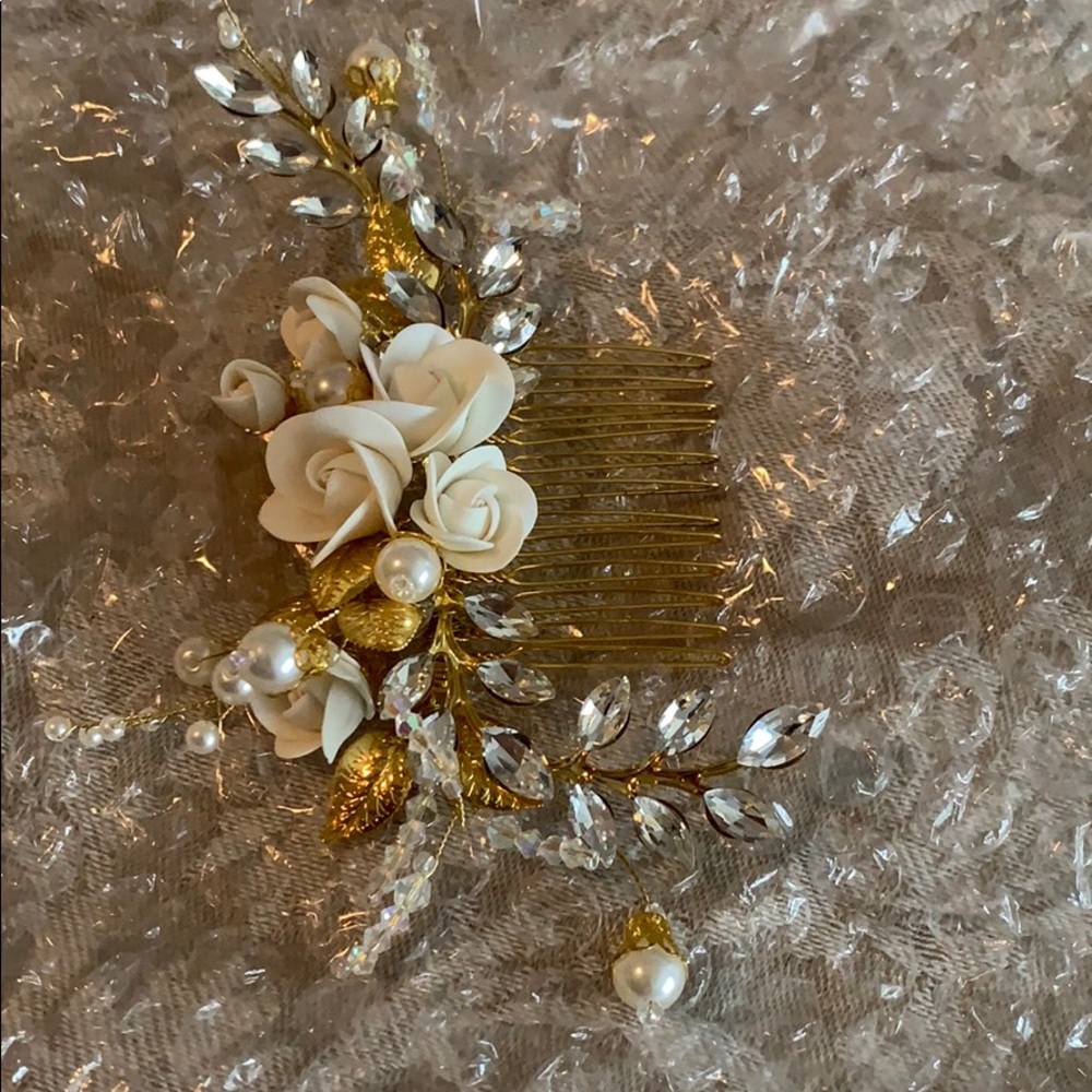 Wedding Hairpiece gold white